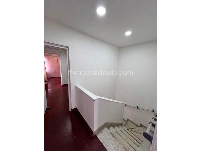 Casa de 5 alcobas en venta en Carmenza Rocha, Ibagué, 180 m² · foto 10 de 19