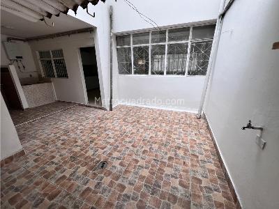 Casa de 5 alcobas en venta en Carmenza Rocha, Ibagué, 180 m² · foto 15 de 19