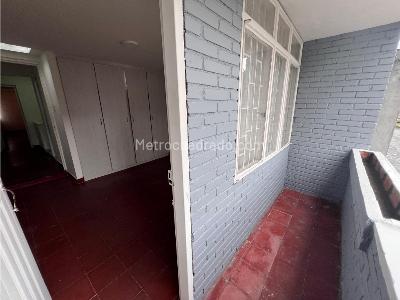 Casa de 5 alcobas en venta en Carmenza Rocha, Ibagué, 180 m² · foto 18 de 19