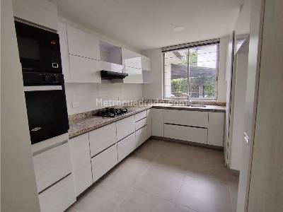 Casa de 5 alcobas en venta en El Vergel, Ibagué, 300 m² · foto 11 de 20