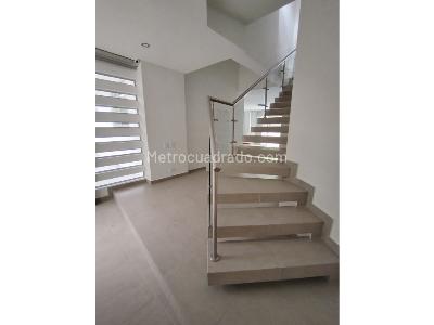 Casa de 5 alcobas en venta en El Vergel, Ibagué, 300 m² · foto 2 de 20