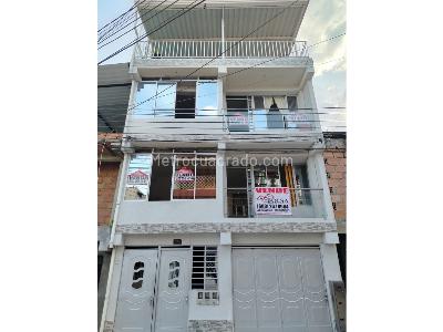 Casa de 5 alcobas en venta en Los Mandarinos, Ibagué, 375 m² · foto 2 de 20