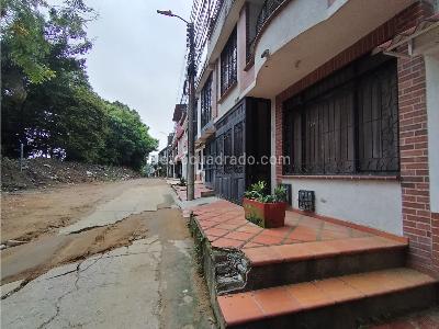 Casa de 3 alcobas en venta en Varsovia, Ibagué, 123 m² · foto 2 de 20