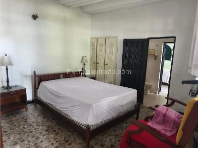 Casa de 5 alcobas en venta en El Salado, Ibagué, 1262 m² · foto 3 de 13