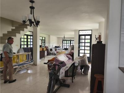 Casa de 5 alcobas en venta en El Salado, Ibagué, 1262 m² · foto 5 de 13