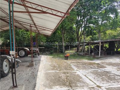 Casa de 5 alcobas en venta en El Salado, Ibagué, 1262 m² · foto 12 de 13