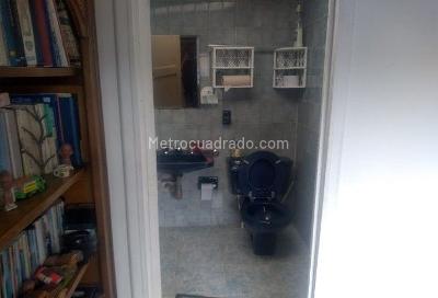 Casa de 5 alcobas en venta en Velodromo, Bogotá, 250 m² · foto 2 de 15