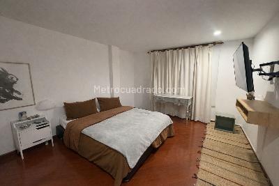 Apartamento de 3 alcobas en venta en Santa Barbra Central, Bogotá, 145 m² · foto 2 de 7