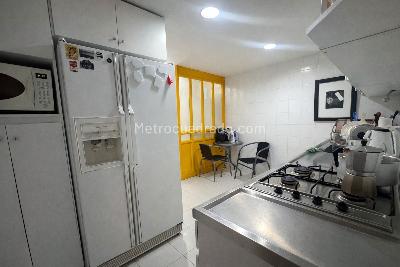 Apartamento de 3 alcobas en venta en Santa Barbra Central, Bogotá, 145 m² · foto 3 de 7