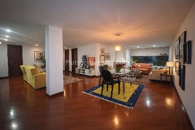 Apartamento de 3 alcobas en venta en Santa Barbra Central, Bogotá, 145 m² · foto 6 de 7