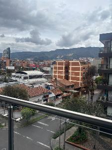 Apartaestudio en arriendo en Quintas De Santa Barbara, Bogotá, 54 m² · foto 1 de 16