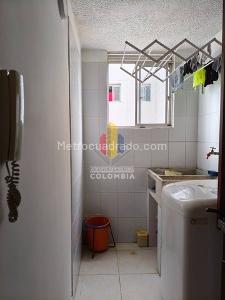 Apartamento de 3 alcobas en venta en Fuente De Los Rosales, Ibagué, 60 m² · foto 4 de 15