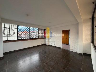 Casa de 4 alcobas en venta en Parrales, Ibagué, 204 m² · foto 3 de 20