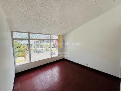 Casa de 3 alcobas en arriendo en Interlaken, Ibagué, 236 m² · foto 5 de 20
