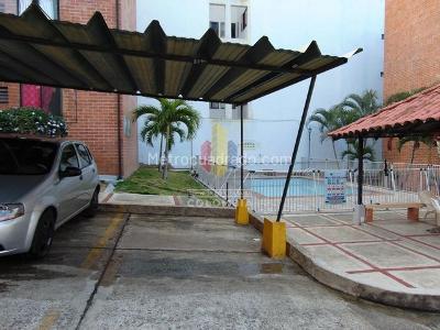 Apartamento de 3 alcobas en venta en Comfenalco, Ibagué, 68 m² · foto 2 de 17