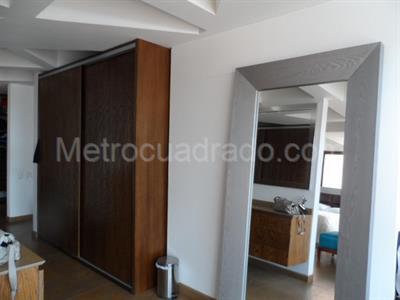Apartamento de 3 alcobas en venta en Bella Suiza, Bogotá, 218 m² · foto 14 de 19