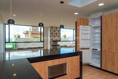 Apartamento de 3 alcobas en venta en Los Rosales, Bogotá, 178 m² · foto 4 de 20