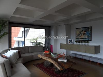 Apartamento de 3 alcobas en venta en Refugio Del Chico Alto, Bogotá, 320 m² · foto 13 de 20