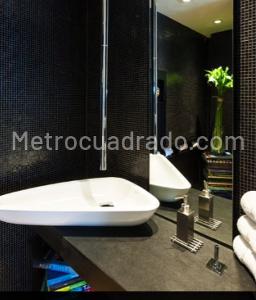 Apartamento de 3 alcobas en venta en Refugio Del Chico Alto, Bogotá, 320 m² · foto 5 de 20