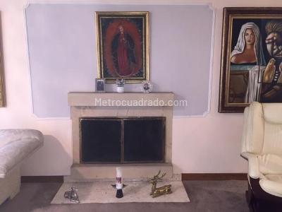 Casa de 4 alcobas en venta en Chico Navarra, Bogotá, 615 m² · foto 3 de 20