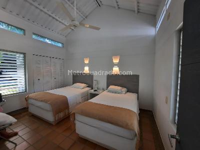Casa de 4 alcobas en venta en Puerto Peñalisa, Girardot, 300 m² · foto 3 de 20