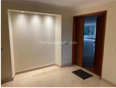 Apartamento de 2 alcobas en venta en Rosales Bella Vista, Bogotá, 210 m² · foto 2 de 20