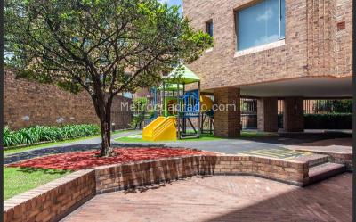 Apartamento de 4 alcobas en venta en La Cabrera, Bogotá, 383 m² · foto 11 de 13
