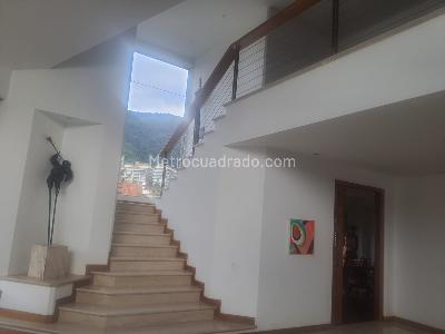 Apartamento de 4 alcobas en venta en La Cabrera, Bogotá, 383 m² · foto 3 de 13