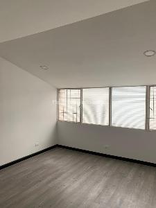 Casa de 4 alcobas en venta en Niza Antigua, Bogotá, 320 m² · foto 2 de 19
