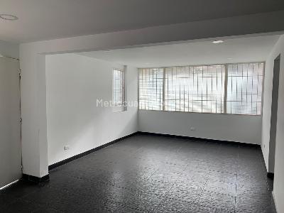 Casa de 4 alcobas en venta en Niza Antigua, Bogotá, 320 m² · foto 9 de 19