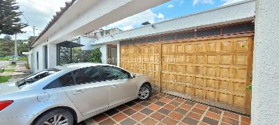 Casa de 4 alcobas en venta en Niza Norte, Bogotá, 457 m² · foto 3 de 12