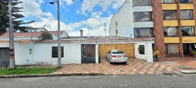 Casa de 4 alcobas en venta en Niza Norte, Bogotá, 457 m² · foto 2 de 12