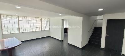 Casa de 4 alcobas en venta en Niza Antigua, Bogotá, 317 m² · foto 3 de 9