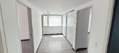 Casa de 4 alcobas en venta en Niza Antigua, Bogotá, 317 m² · foto 6 de 9