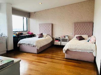 Apartamento de 4 alcobas en venta en Rosales Alto, Bogotá, 650 m² · foto 17 de 20
