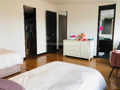 Apartamento de 4 alcobas en venta en Rosales Alto, Bogotá, 650 m² · foto 18 de 20
