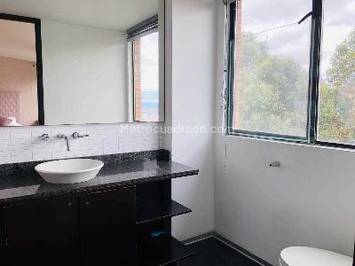 Apartamento de 4 alcobas en venta en Rosales Alto, Bogotá, 650 m² · foto 19 de 20