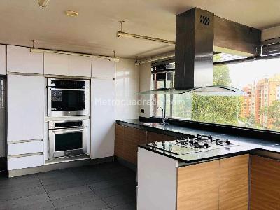 Apartamento de 4 alcobas en venta en Rosales Alto, Bogotá, 650 m² · foto 8 de 20
