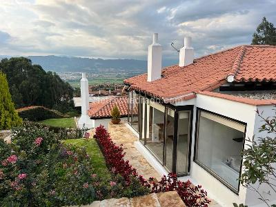 Casa de 3 alcobas en venta en Encenillos De Sindamanoy, Bogotá, 226 m² · foto 2 de 20