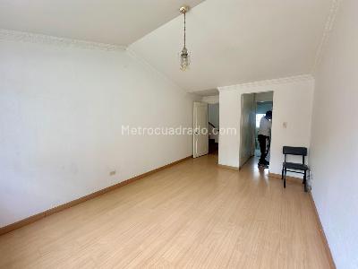 Casa de 4 alcobas en venta en Santa Ana Occidental, Bogotá, 230 m² · foto 11 de 20