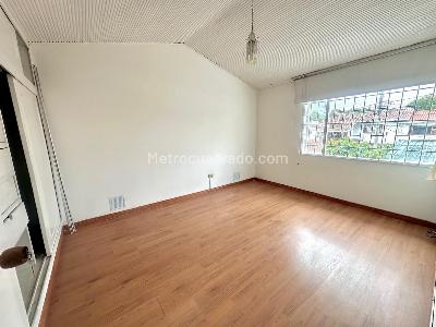 Casa de 4 alcobas en venta en Santa Ana Occidental, Bogotá, 230 m² · foto 16 de 20