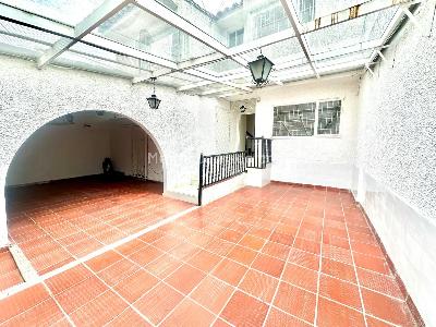 Casa de 4 alcobas en venta en Santa Ana Occidental, Bogotá, 230 m² · foto 19 de 20