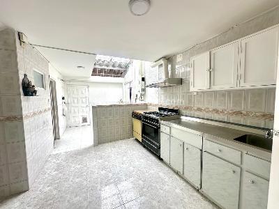 Casa de 4 alcobas en venta en Santa Ana Occidental, Bogotá, 230 m² · foto 4 de 20