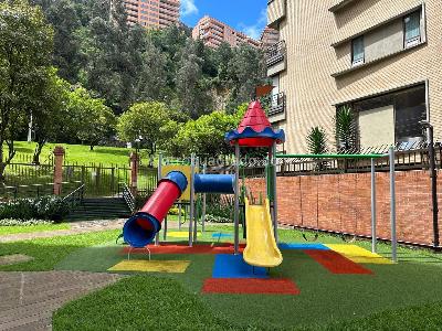 Apartamento de 3 alcobas en venta en Serramonte, Bogotá, 220 m² · foto 18 de 19