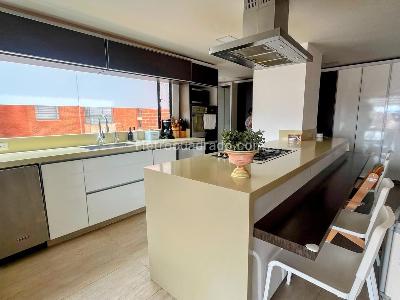 Apartamento de 3 alcobas en venta en Serramonte, Bogotá, 220 m² · foto 5 de 19