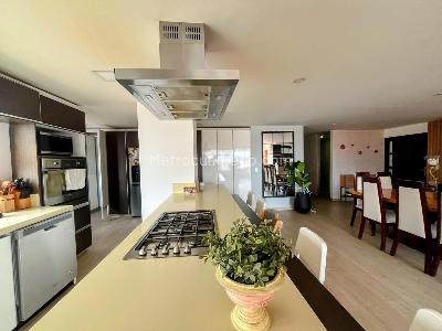 Apartamento de 3 alcobas en venta en Serramonte, Bogotá, 220 m² · foto 3 de 19