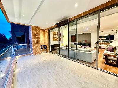 Apartamento de 3 alcobas en venta en Cerros De Los Alpes, Bogotá, 310 m² · foto 3 de 20
