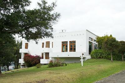 Casa de 5 alcobas en venta en Parcelacion Altos De Yerbabuena, Chía, 1443 m² · foto 2 de 20