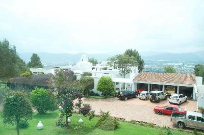 Casa de 5 alcobas en venta en Parcelacion Altos De Yerbabuena, Chía, 1443 m² · foto 3 de 20