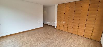 Apartamento de 2 alcobas en venta en Santa Barbara Alta Usaquen, Bogotá, 189 m² · foto 13 de 14